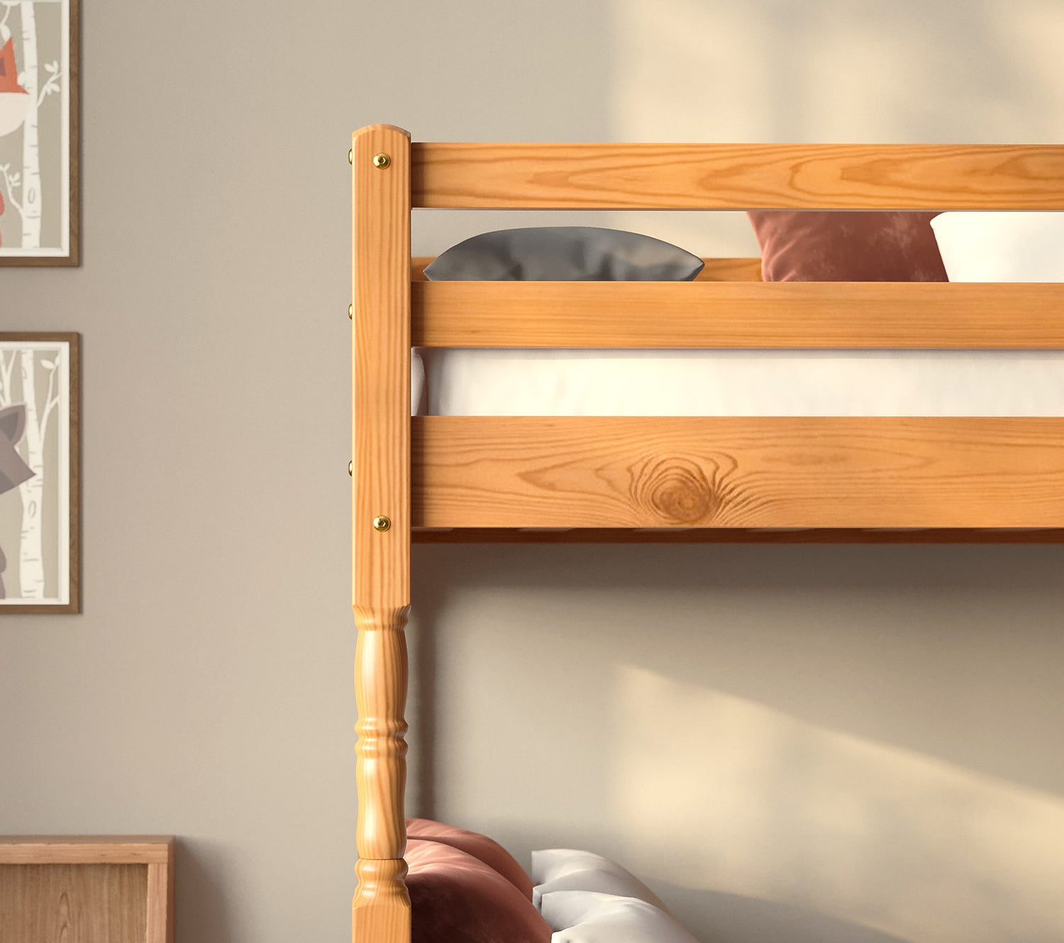 Close-up of solid pine wood grain and smooth finish on the bunk bed frame – showcasing craftsmanship and quality.